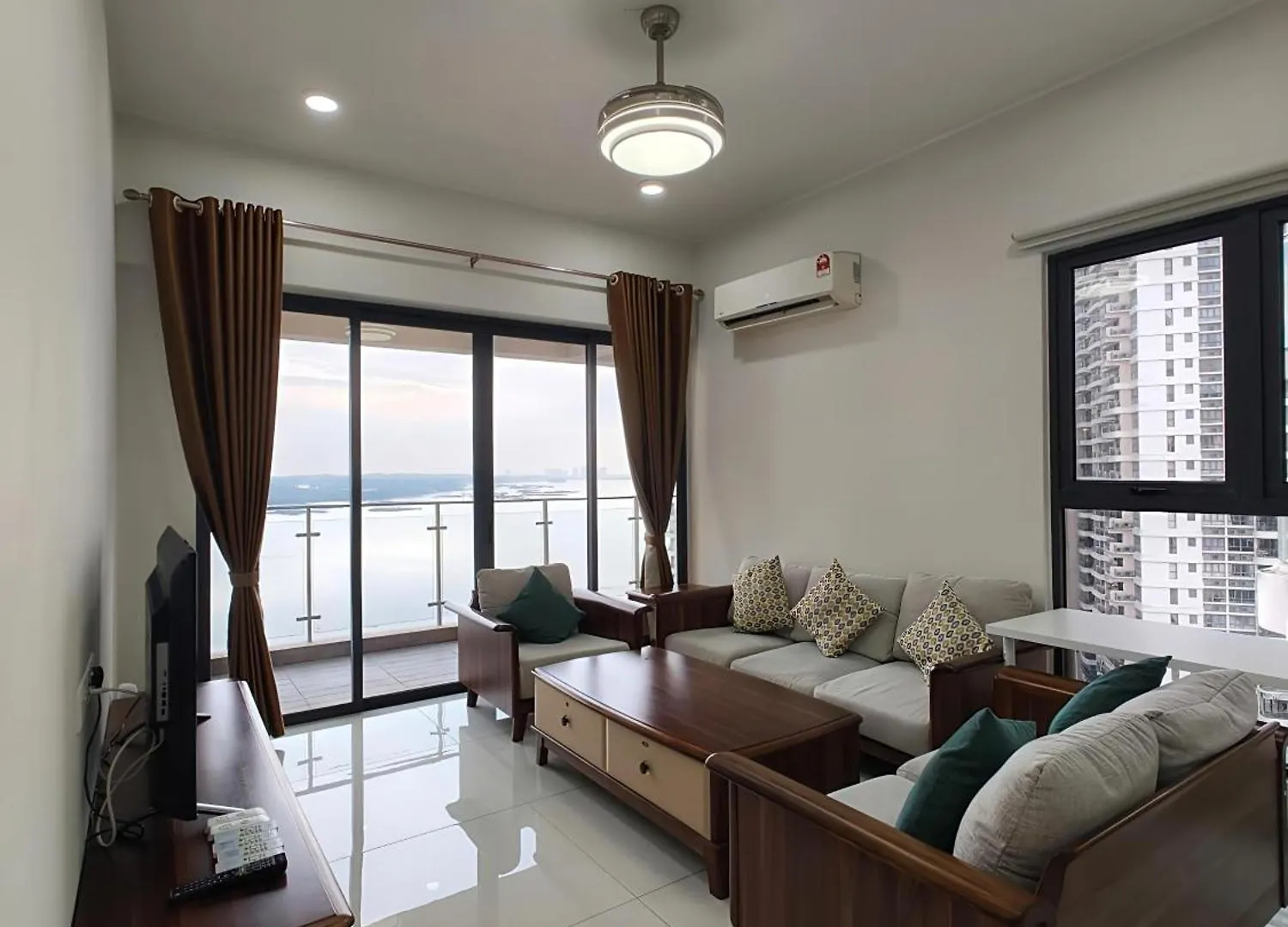 Amberside Country Garden By Acjb Homestay Johor Bahru Lägenhet